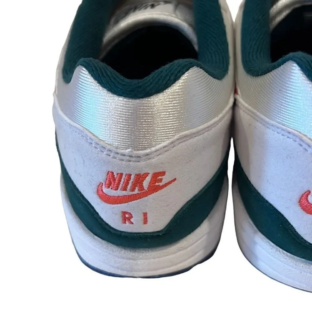 Nike Air Max Women’s Sz.9.5